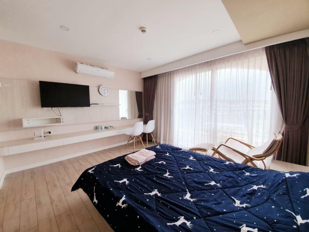 Seven Seas Condo By Dmitrii Pantai Jomtien Luaran gambar