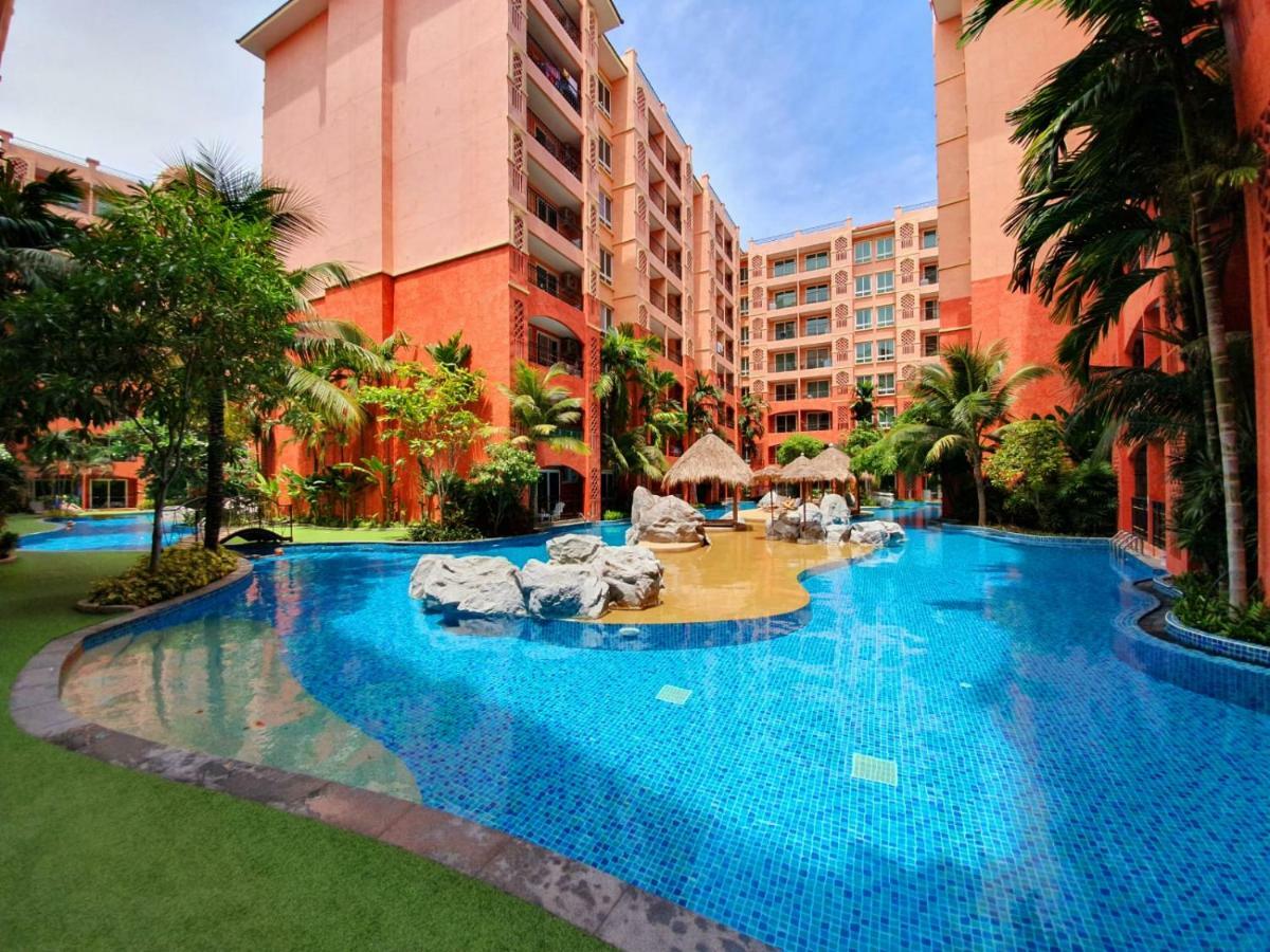 Seven Seas Condo By Dmitrii Pantai Jomtien Luaran gambar