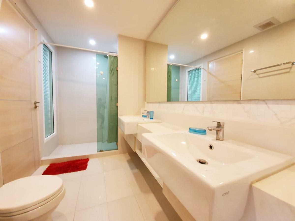 Seven Seas Condo By Dmitrii Pantai Jomtien Luaran gambar