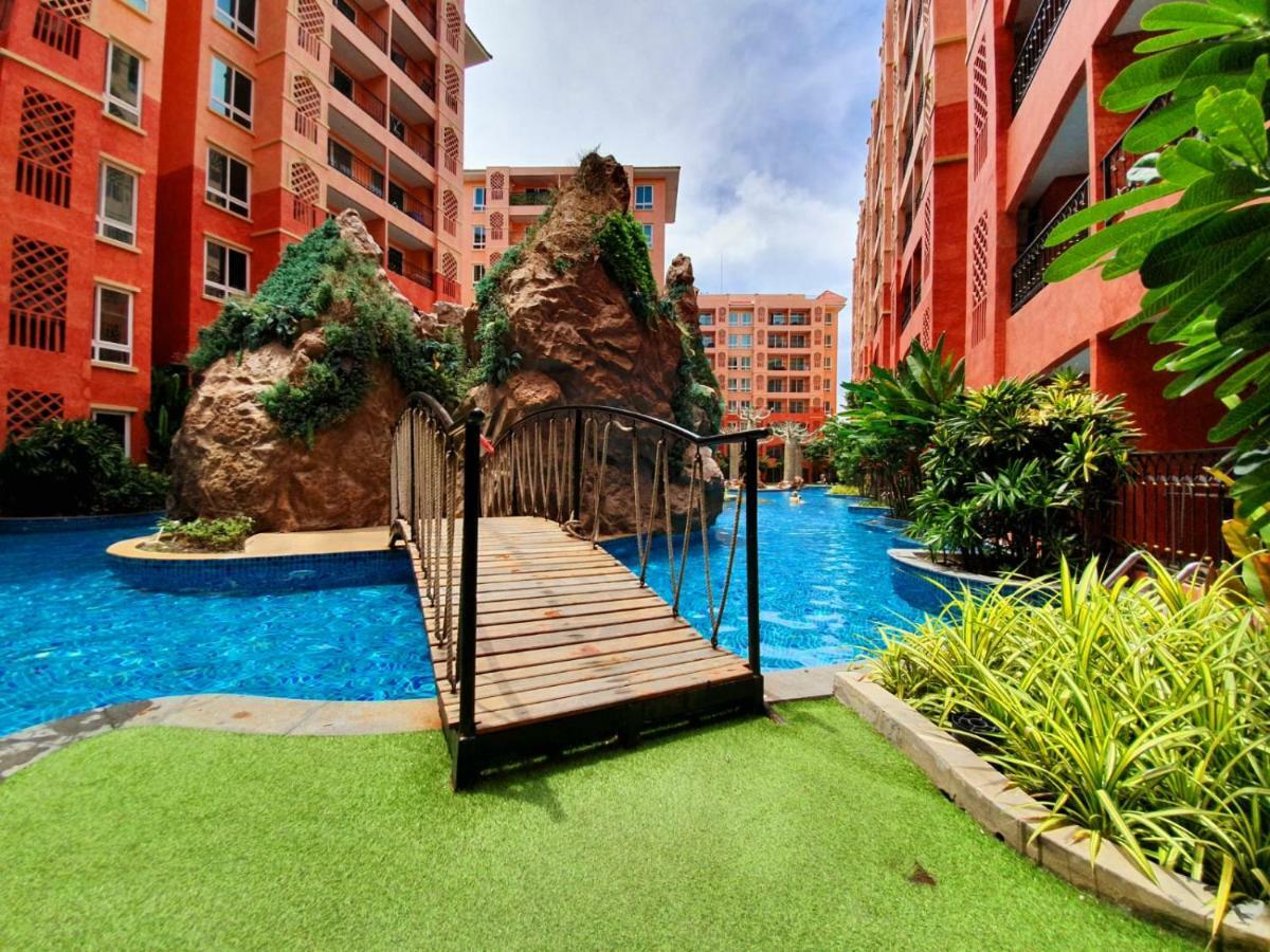 Seven Seas Condo By Dmitrii Pantai Jomtien Luaran gambar