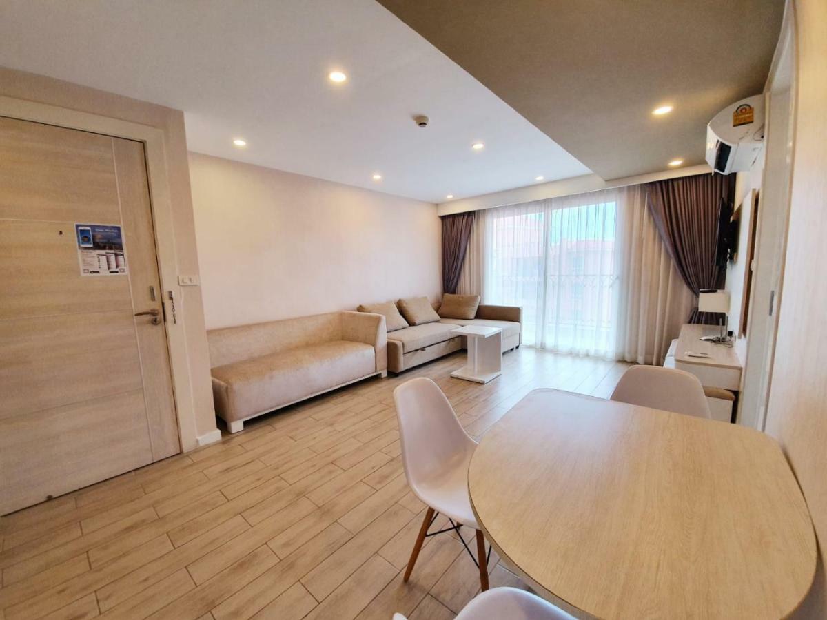 Seven Seas Condo By Dmitrii Pantai Jomtien Luaran gambar