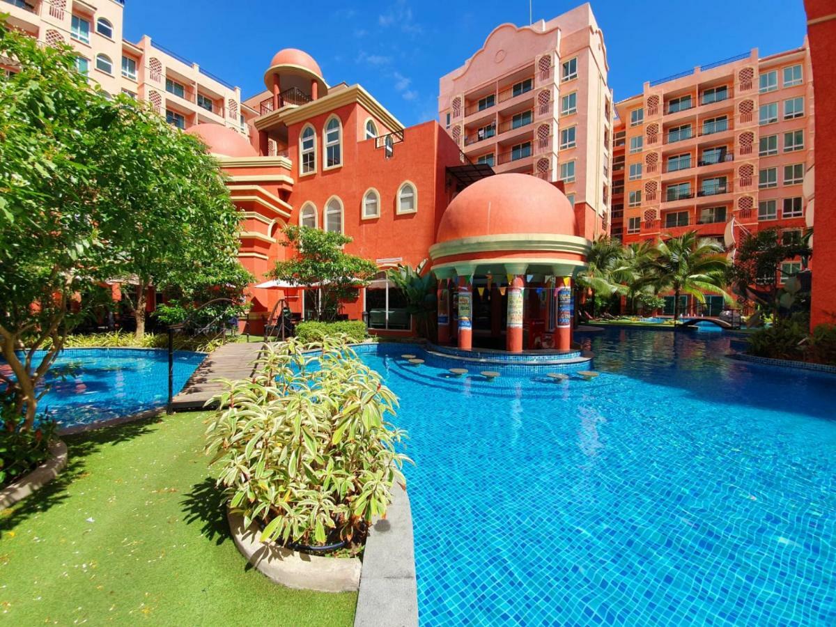 Seven Seas Condo By Dmitrii Pantai Jomtien Luaran gambar