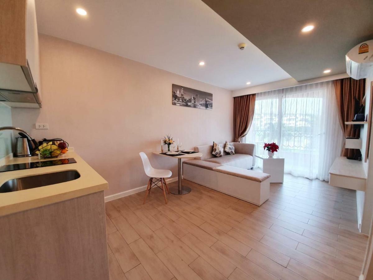 Seven Seas Condo By Dmitrii Pantai Jomtien Luaran gambar