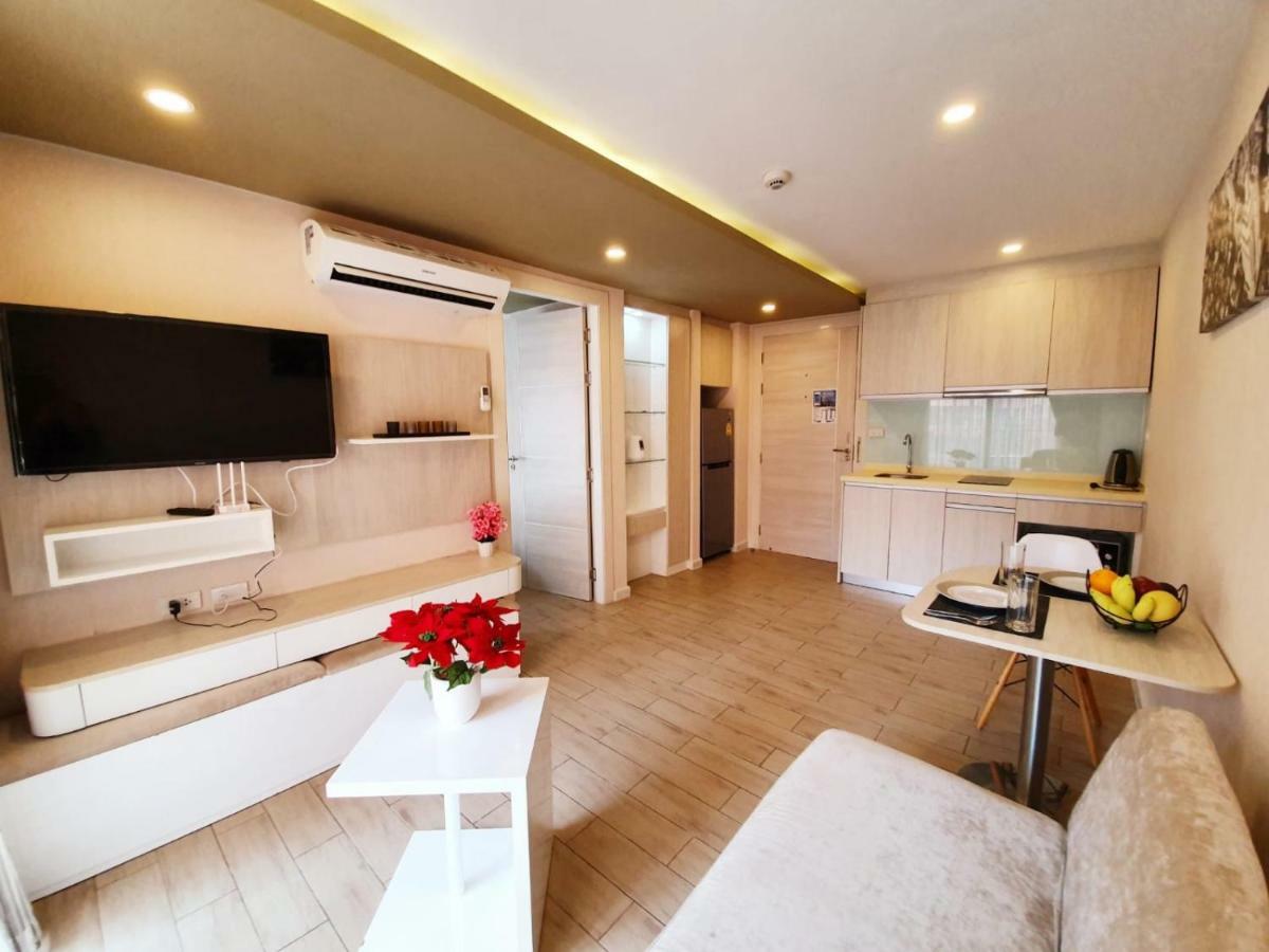 Seven Seas Condo By Dmitrii Pantai Jomtien Luaran gambar