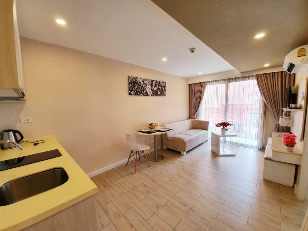 Seven Seas Condo By Dmitrii Pantai Jomtien Luaran gambar